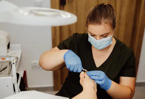 Terapia podologiczna wykonywana z dbałością o komfort